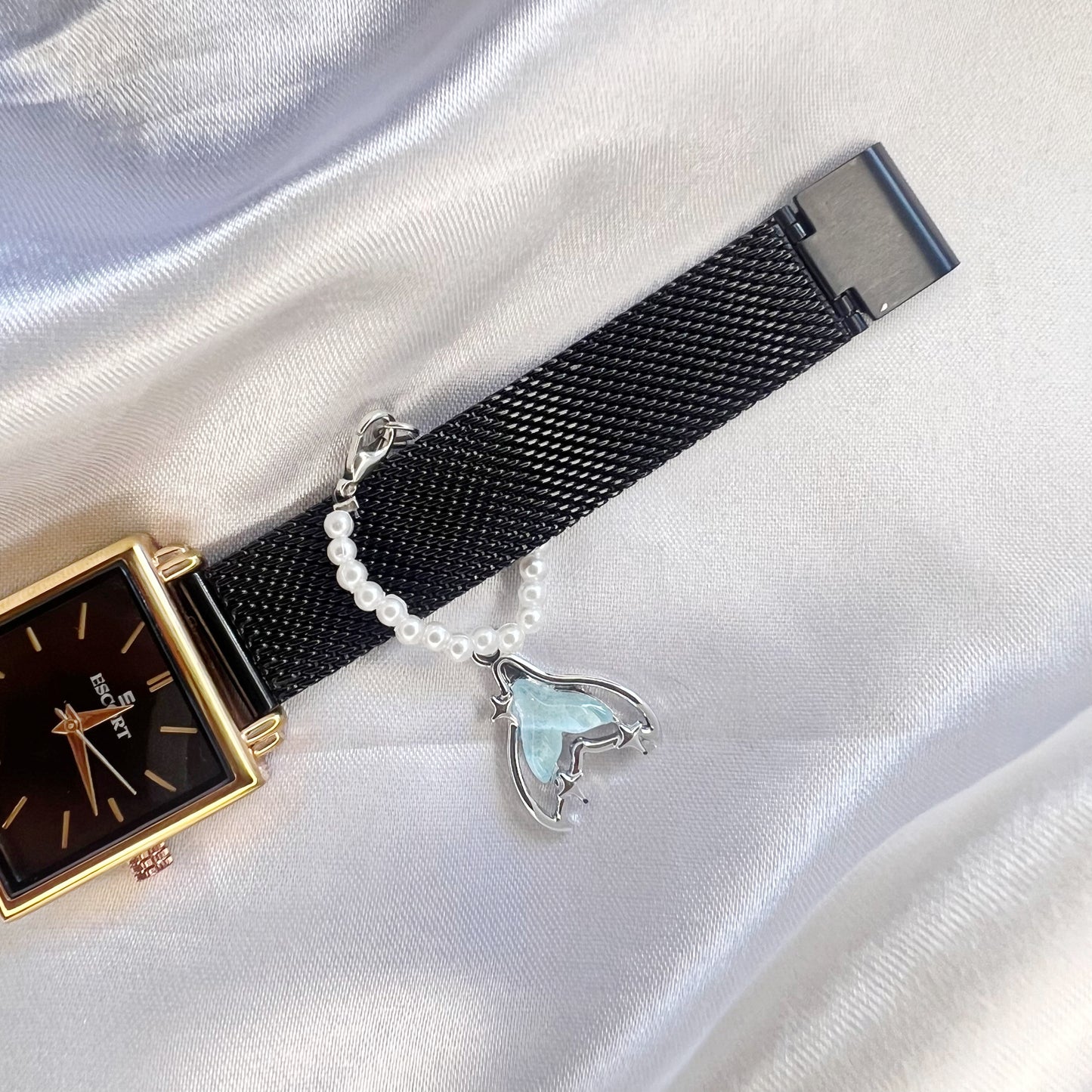 TALE SWIM WATCH CHARM