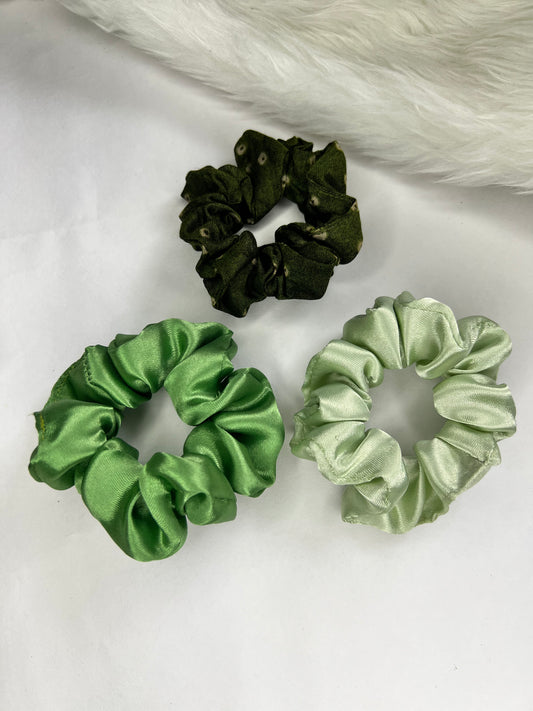 GREEN SCRUNCHIE
